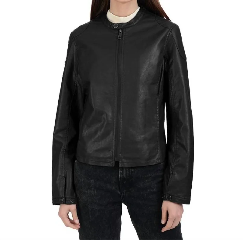 Leather Jacket In Black Business Casual Outfits Business Casual Outfits