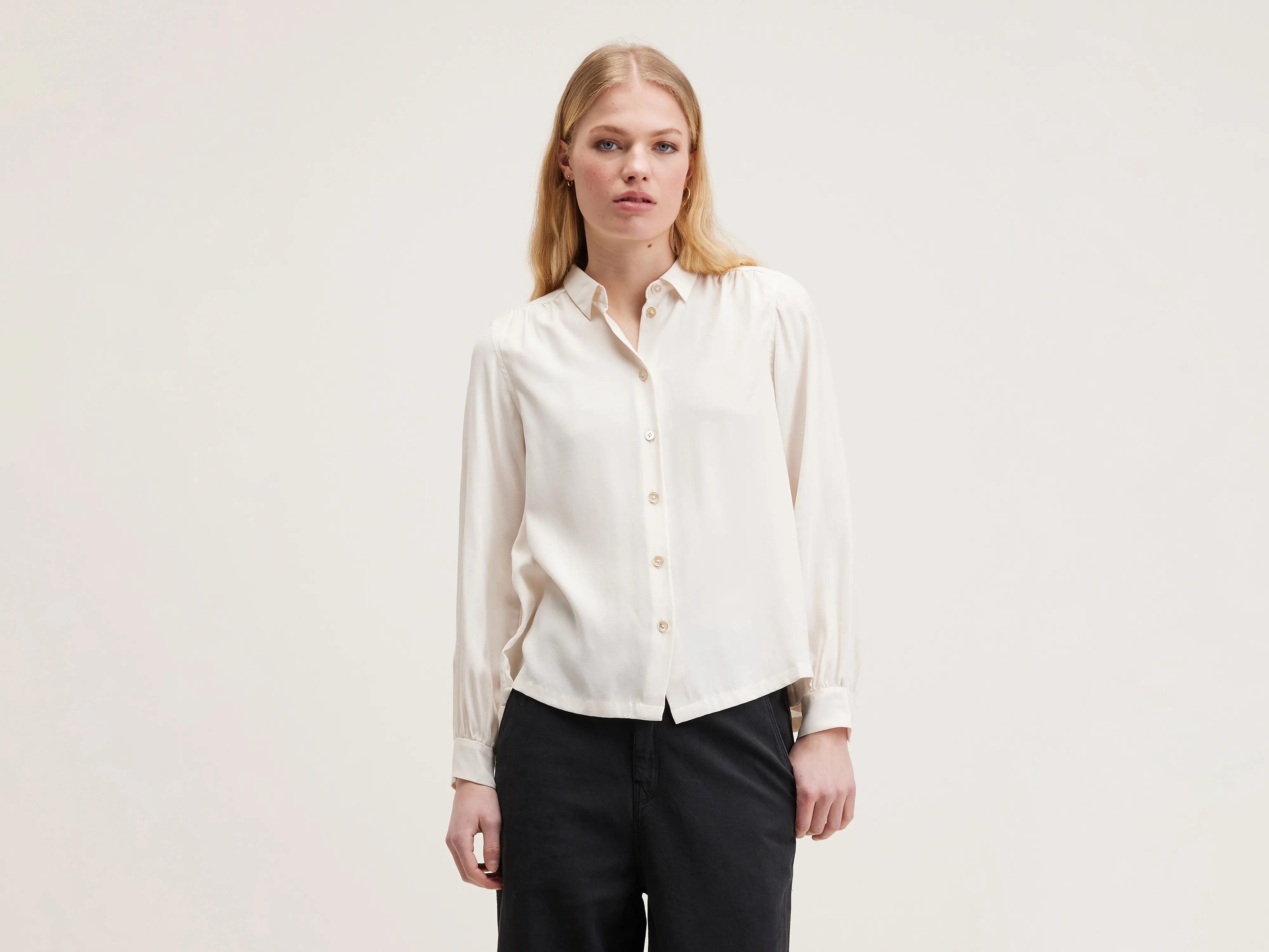 Taxi classic silk blouse (242 / W / NATURAL) Top 10 Women's Online Clothing Stores Top 10 Women's Online Clothing Stores